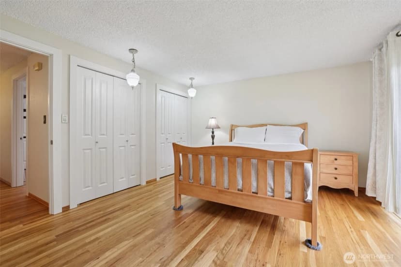 Property photo for 616 109th Avenue Se, Bellevue photo 23
