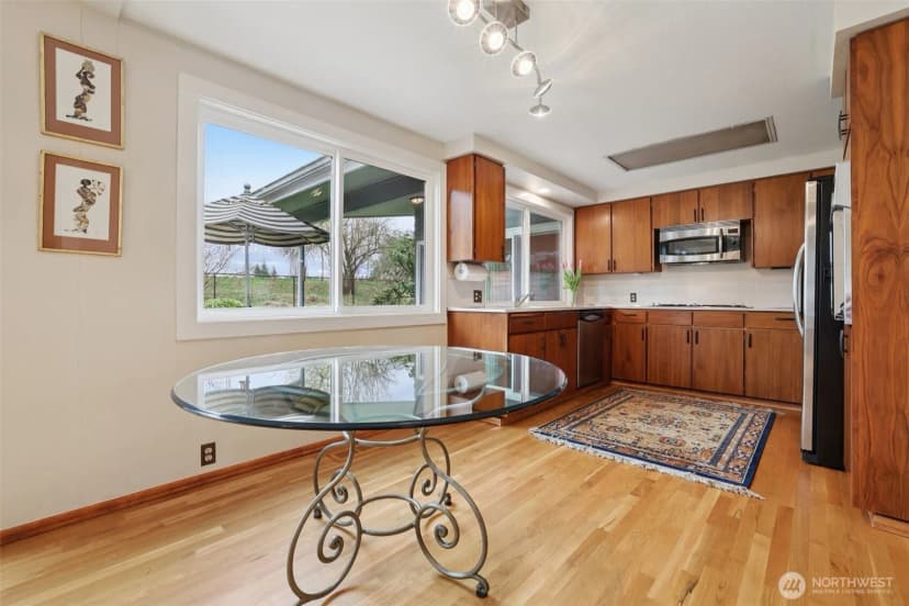 Property photo for 616 109th Avenue Se, Bellevue photo 14