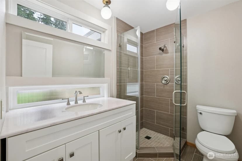 Property photo for 616 109th Avenue Se, Bellevue photo 25