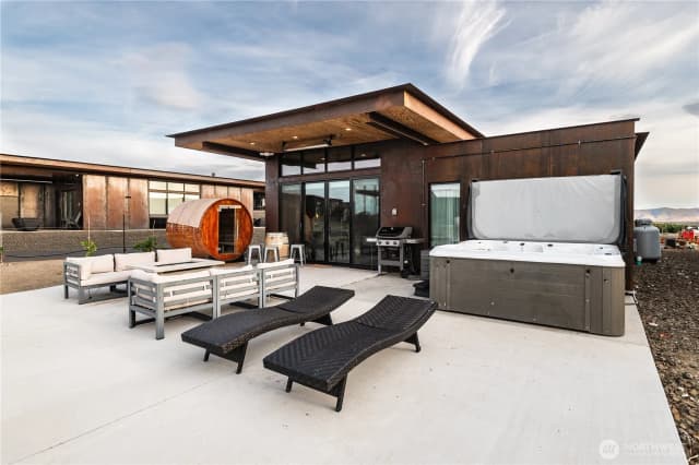Property photo for 23584 Gorge Loop Drive, Quincy