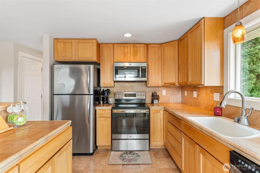Property photo for 5162 S Wallace Street, Seattle photo 8