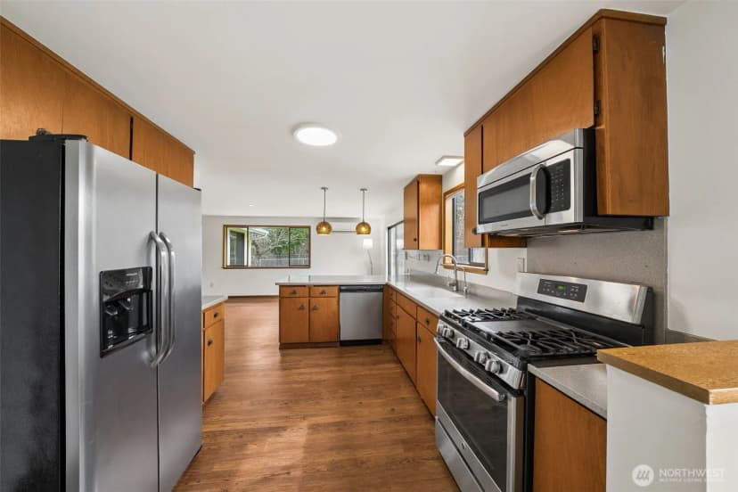 Property photo for 12913 Waller Road E, Tacoma photo 12