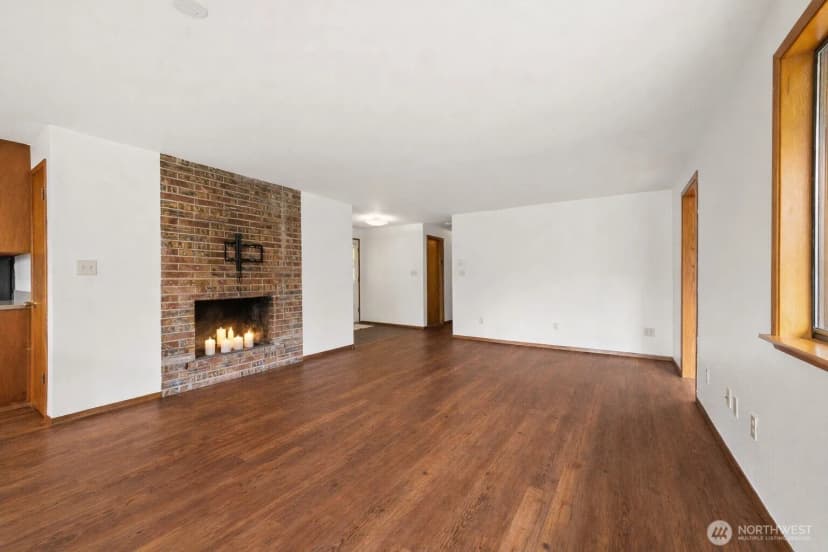 Property photo for 12913 Waller Road E, Tacoma photo 8