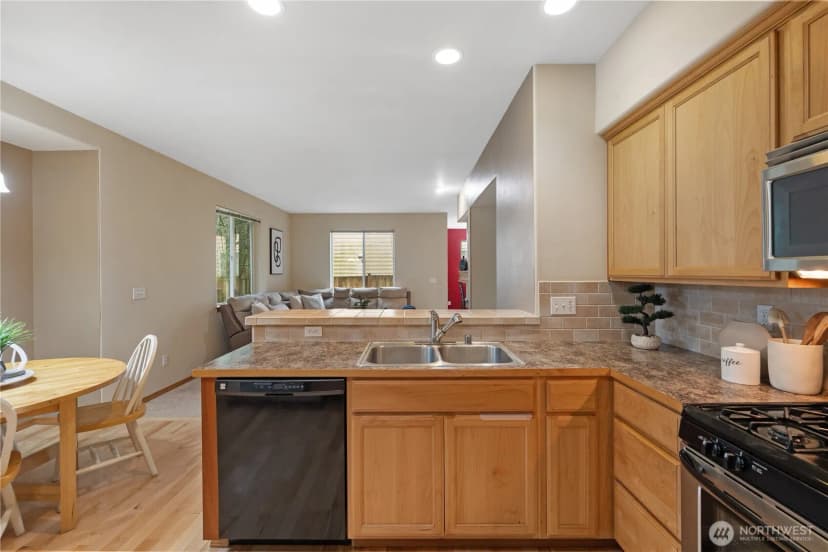 Property photo for 20228 11th Avenue W, Lynnwood photo 14