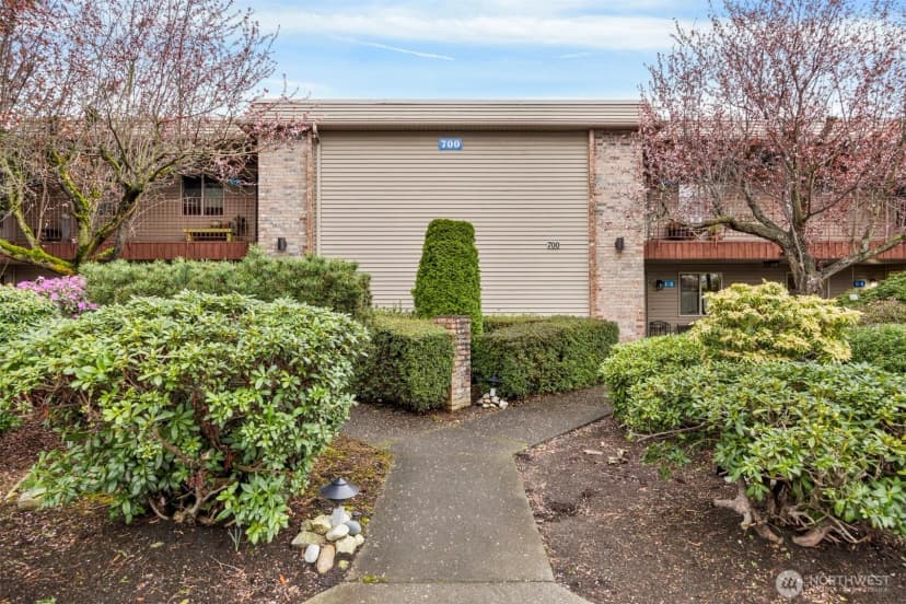 Property photo for 700 11th Street #c-1, Bellingham photo 3