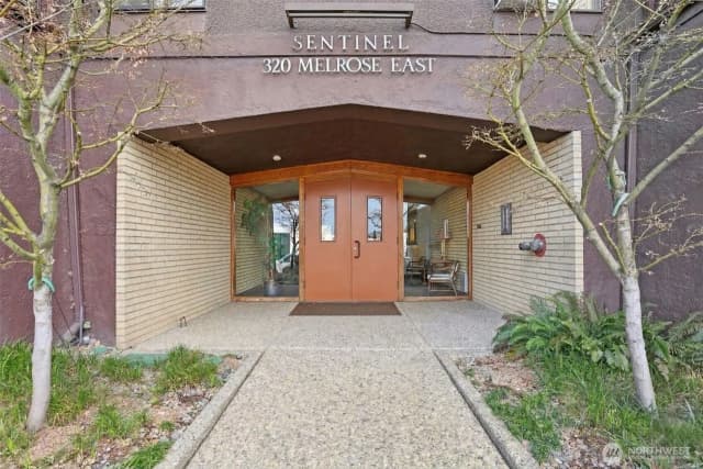 Property photo for 320 Melrose Avenue E #403, Seattle photo 4