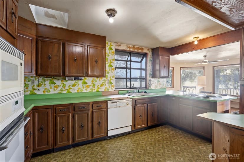 Property photo for 820 E Burgundy Road, Shelton photo 13
