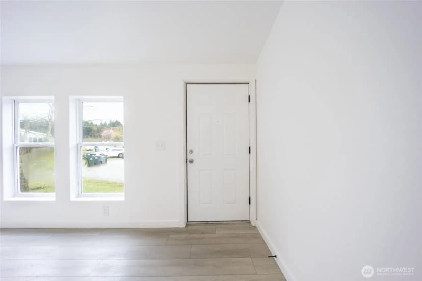 Property photo for 16501 42nd Avenue Ct E, Tacoma photo 5