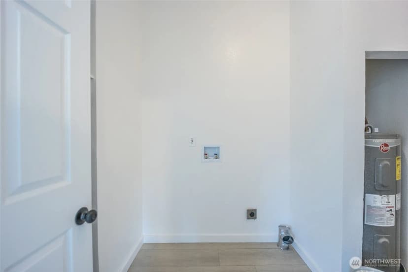 Property photo for 16501 42nd Avenue Ct E, Tacoma photo 11