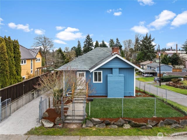 Property photo for 5518 39th Avenue S, Seattle
