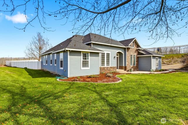 Property photo for 1031 Orchardvale Road, Zillah photo 2