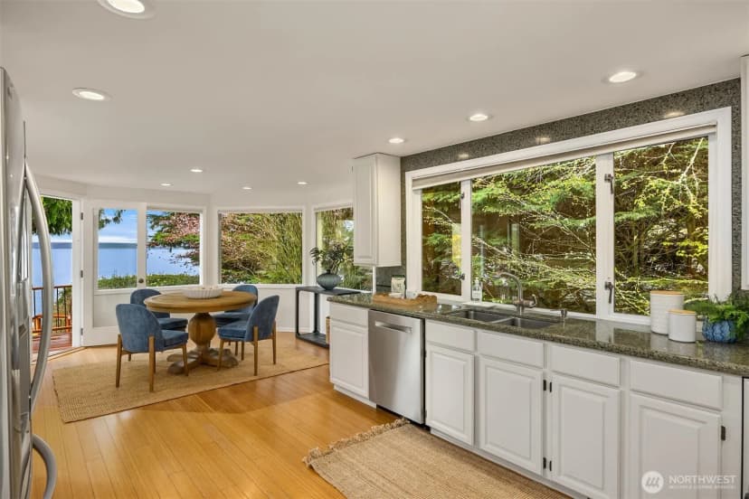 Property photo for 7946 Grand Avenue Ne, Bainbridge Island photo 9