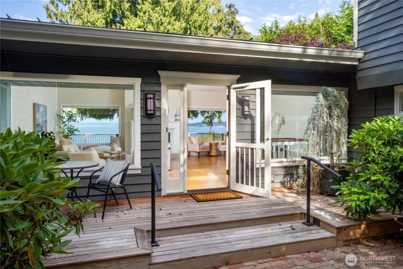 Property photo for 7946 Grand Avenue Ne, Bainbridge Island