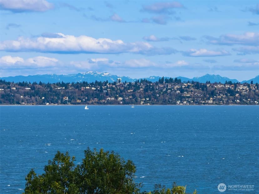 Property photo for 7946 Grand Avenue Ne, Bainbridge Island photo 24