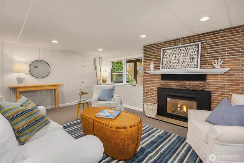 Property photo for 7946 Grand Avenue Ne, Bainbridge Island photo 19