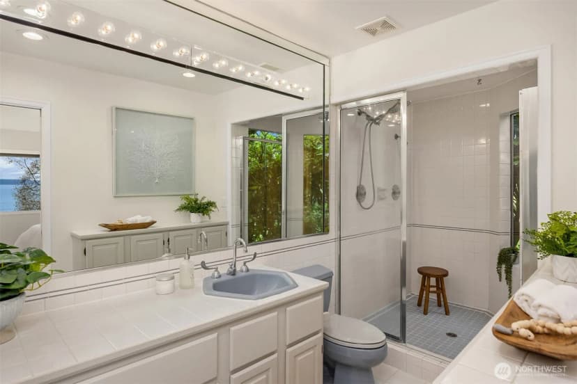 Property photo for 7946 Grand Avenue Ne, Bainbridge Island photo 13