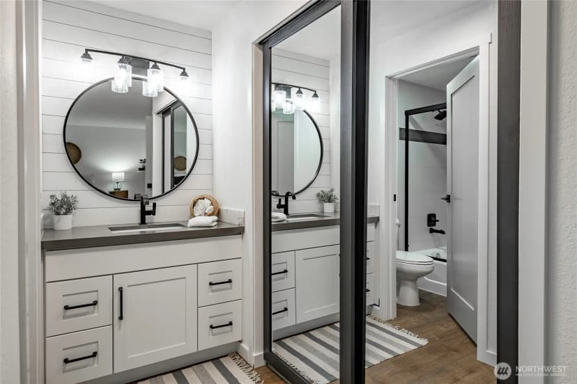 Property photo for 1607 102nd Place Ne #d1, Bellevue photo 18