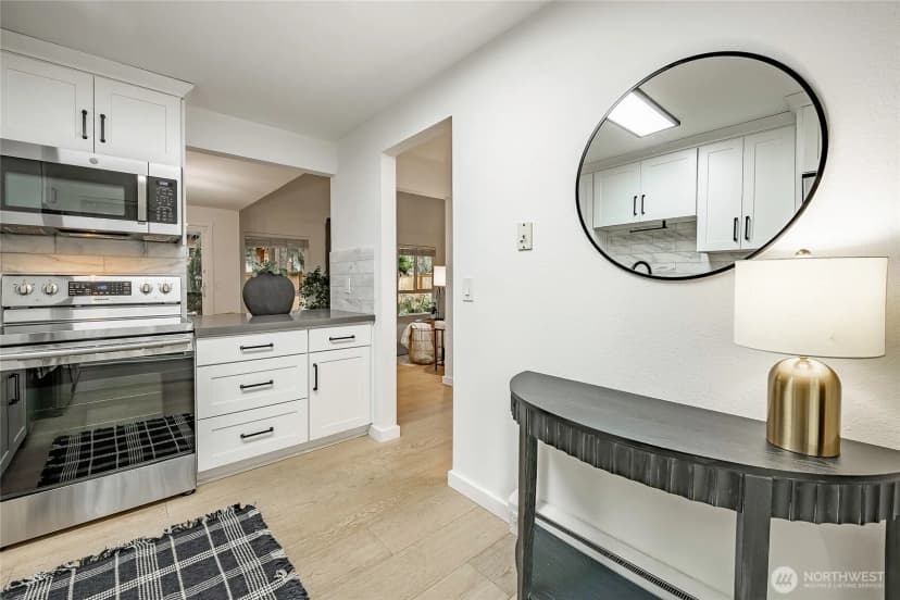 Property photo for 1607 102nd Place Ne #d1, Bellevue photo 7