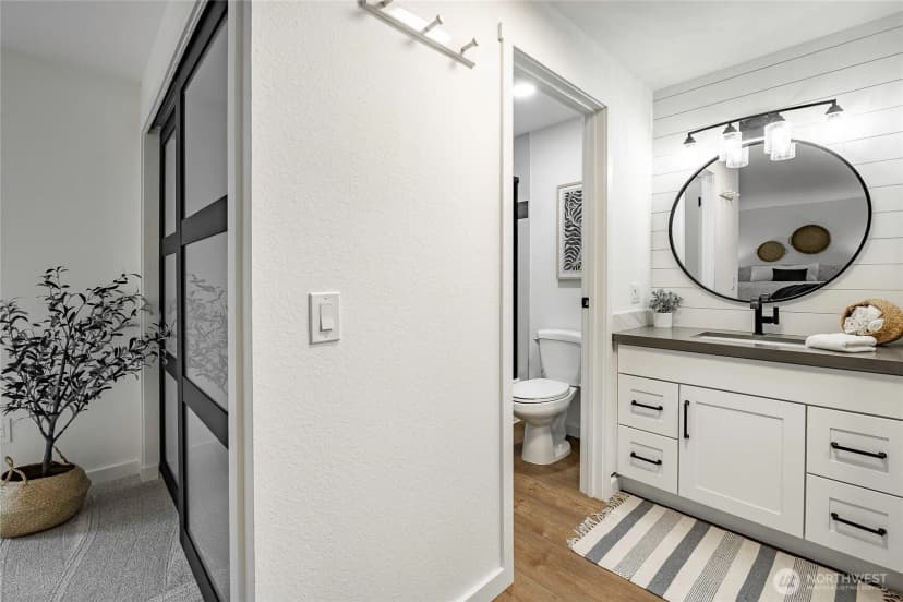 Property photo for 1607 102nd Place Ne #d1, Bellevue photo 17