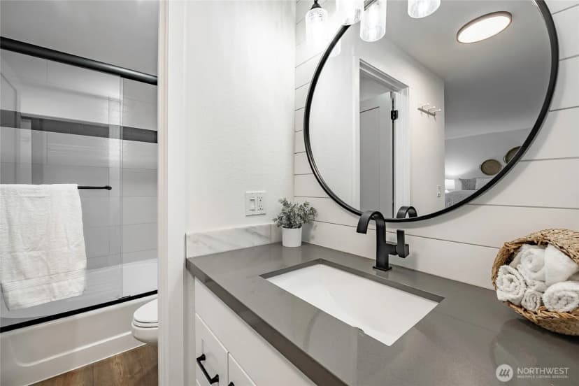 Property photo for 1607 102nd Place Ne #d1, Bellevue photo 19