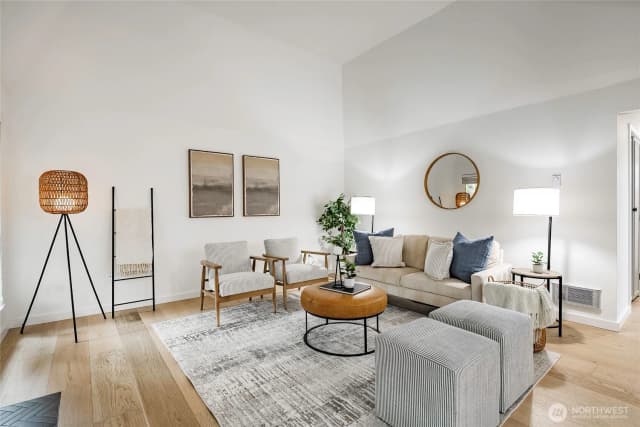 Property photo for 1607 102nd Place Ne #d1, Bellevue photo 2