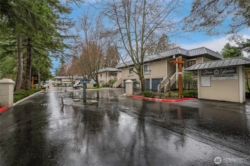 Property photo for 1607 102nd Place Ne #d1, Bellevue photo 33