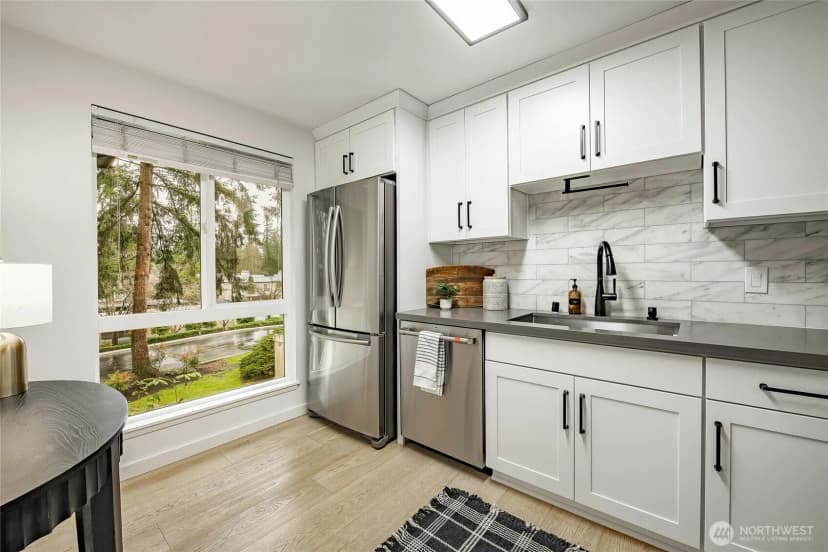Property photo for 1607 102nd Place Ne #d1, Bellevue photo 6
