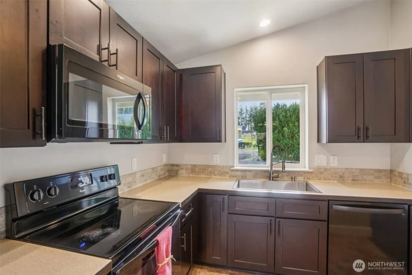 Property photo for 50 Hill Drive, Cathlamet photo 9