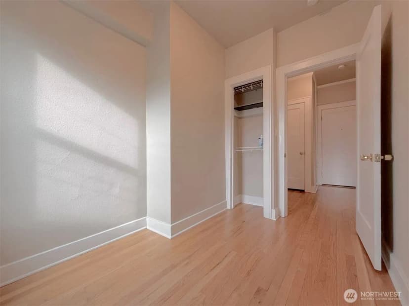 Property photo for 901 Ne 43rd Street #201, Seattle photo 17