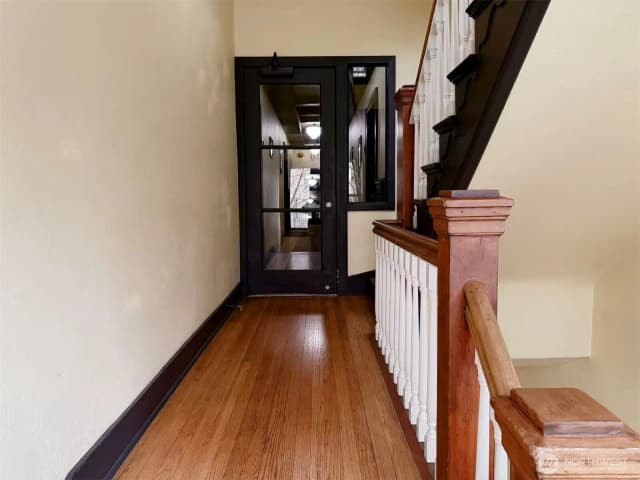 Property photo for 901 Ne 43rd Street #201, Seattle photo 5
