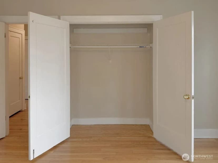 Property photo for 901 Ne 43rd Street #201, Seattle photo 14