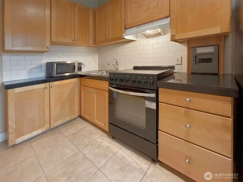Property photo for 901 Ne 43rd Street #201, Seattle photo 21