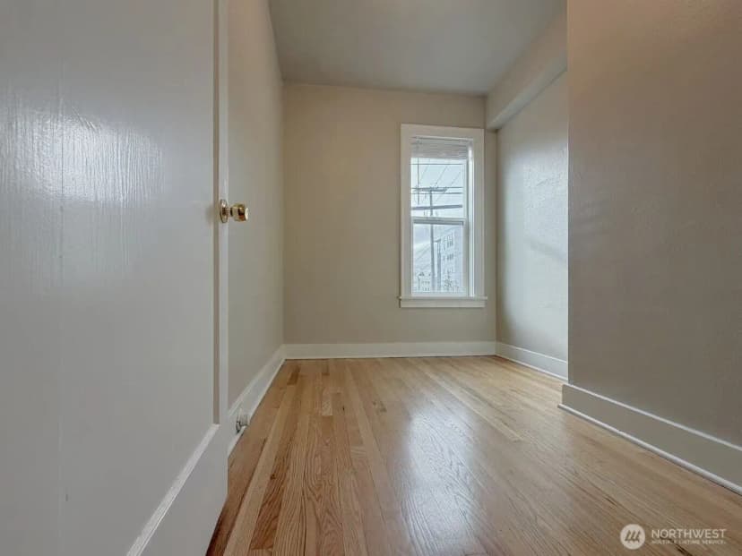 Property photo for 901 Ne 43rd Street #201, Seattle photo 16