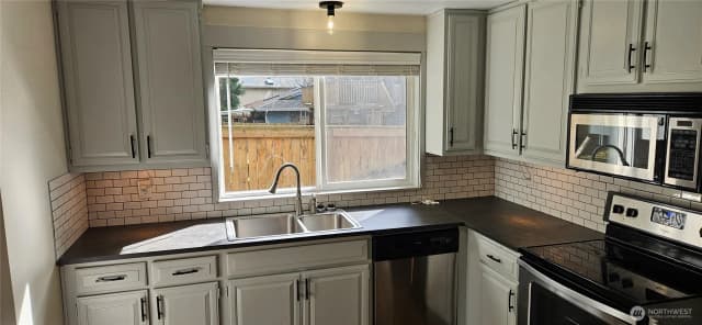 Property photo for 16111 97 Avenue Ct E, Puyallup photo 5