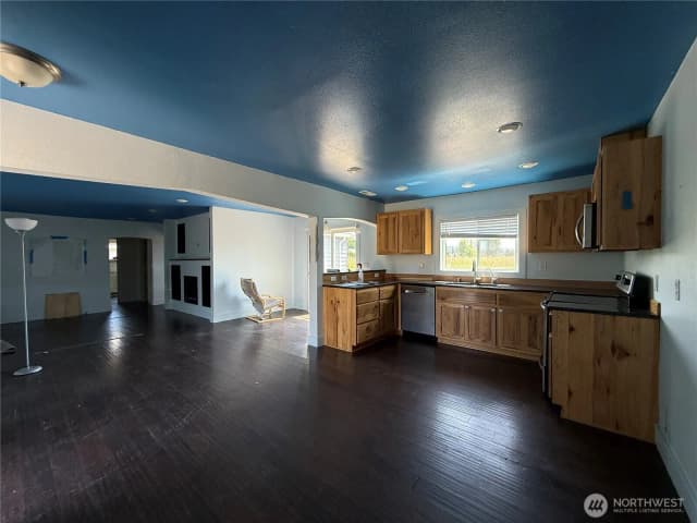 Property photo for 2420 38th Avenue, Longview photo 2
