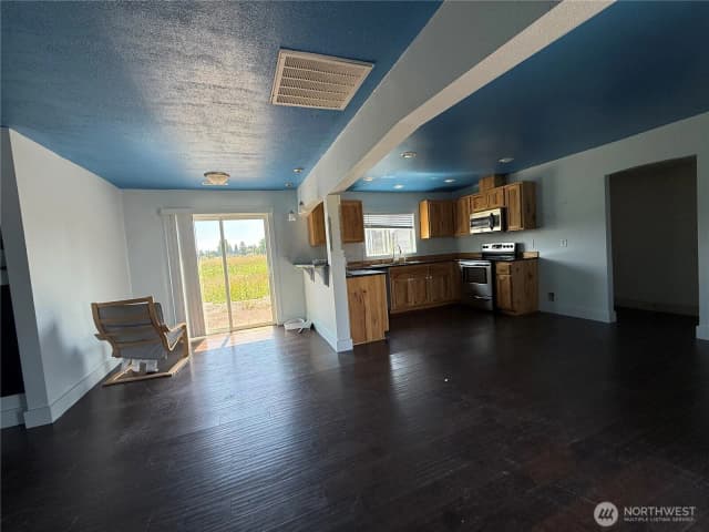 Property photo for 2420 38th Avenue, Longview photo 3