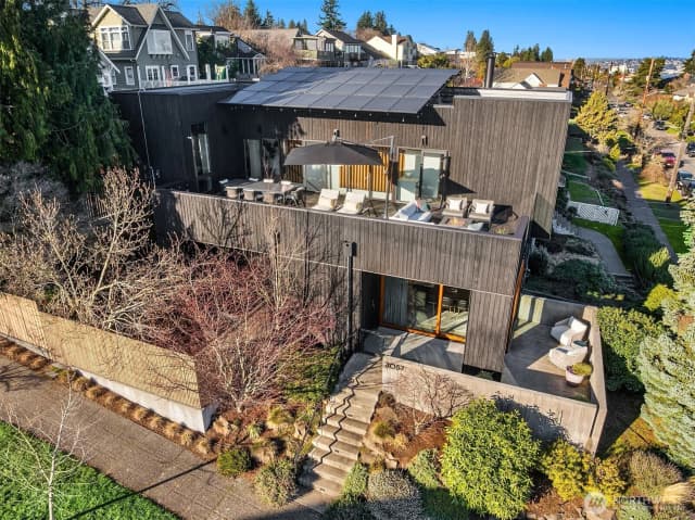 Property photo for 3057 36th Avenue Sw, Seattle photo 3