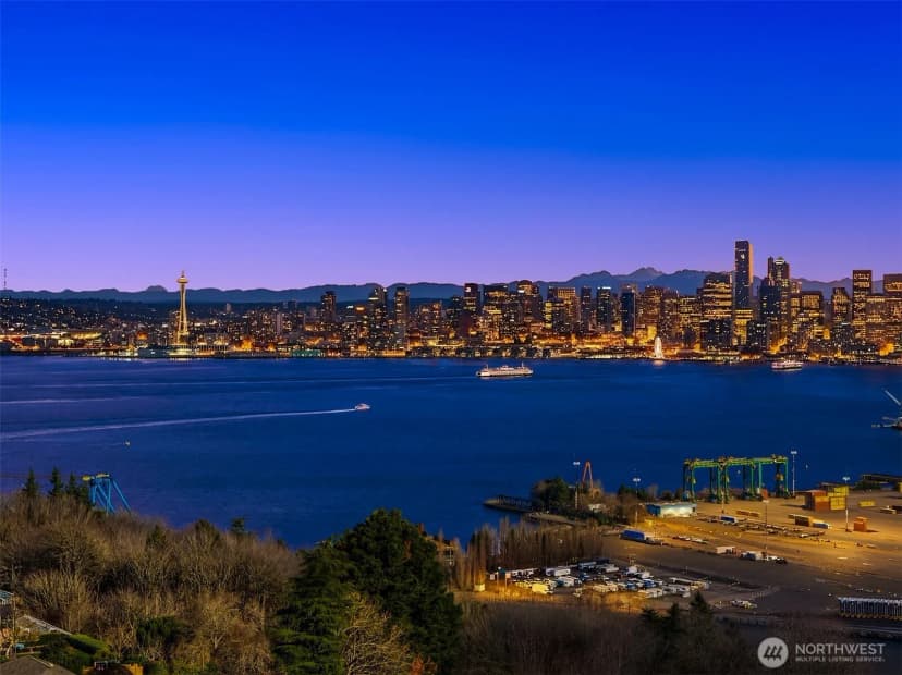 Property photo for 3057 36th Avenue Sw, Seattle photo 4
