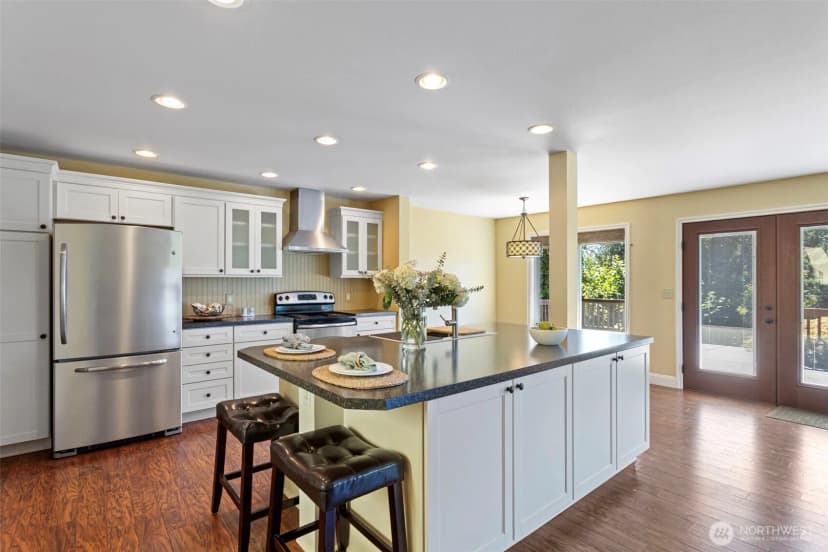 Property photo for 6234 Ne 182nd Street, Kenmore photo 3