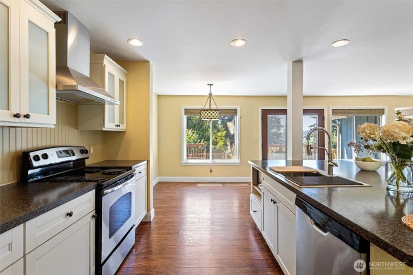 Property photo for 6234 Ne 182nd Street, Kenmore photo 5