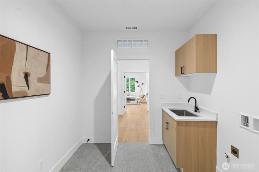 Property photo for 218 163rd Place Se, Bellevue photo 27