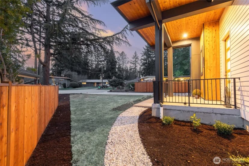 Property photo for 218 163rd Place Se, Bellevue photo 38