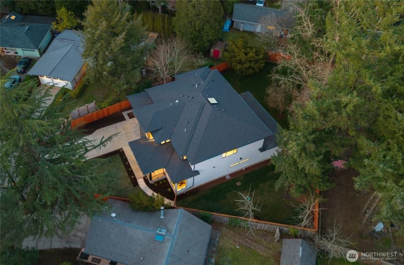 Property photo for 218 163rd Place Se, Bellevue photo 39