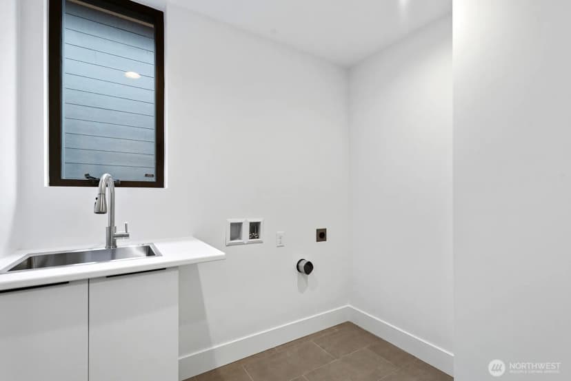 Property photo for 9318 47th Avenue Sw, Seattle photo 28