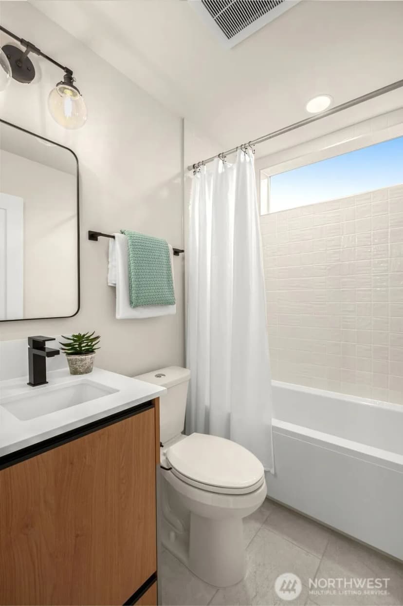 Property photo for 1125 A 10th Avenue E, Seattle photo 15