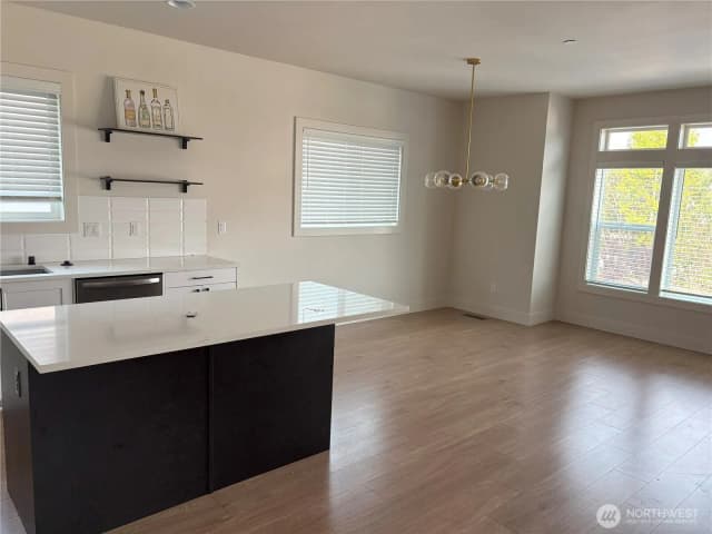 Property photo for 15227 51st Avenue S, Tukwila photo 5