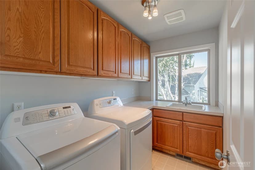 Property photo for 5207 77th Court W, University Place photo 31