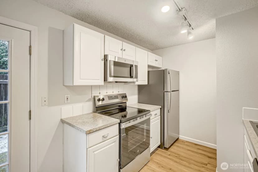 Property photo for 13059 Pacific Highway Sw #c, Lakewood photo 6