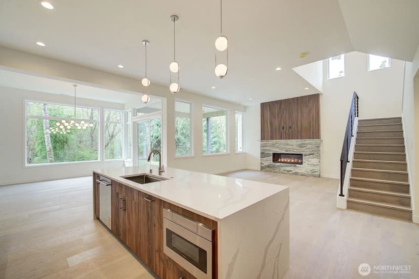 Property photo for 865 Front Street S, Issaquah photo 14