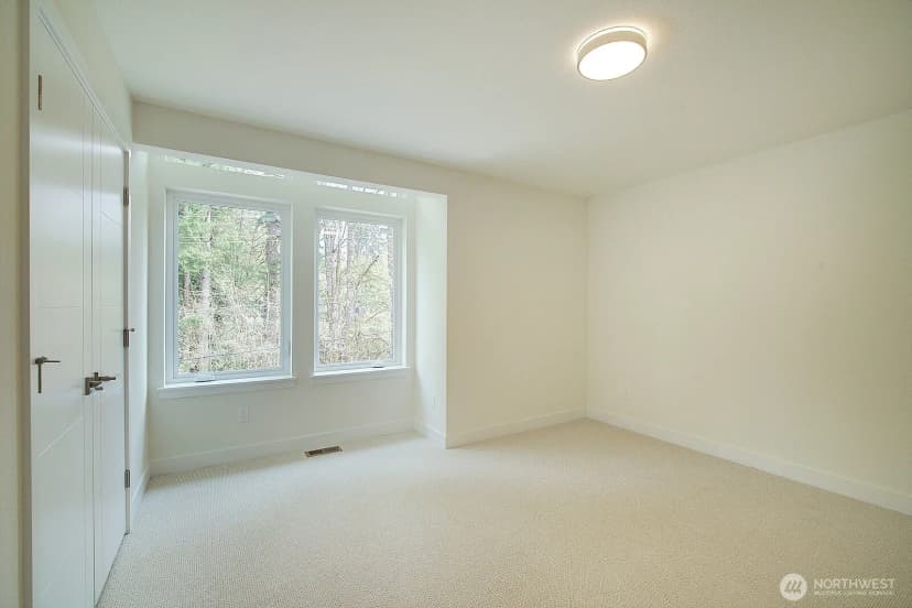 Property photo for 865 Front Street S, Issaquah photo 34